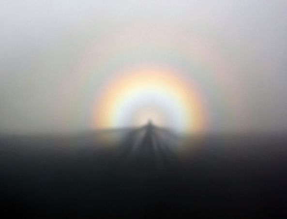 629px-Solar_glory_and_Spectre_of_the_Brocken_from_GGB_on_07-05-2011